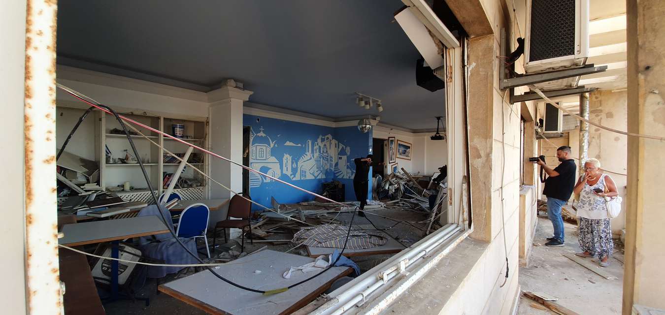 Mykonos Biennale 2015 - Film Festival -  Zeibekiko in Beirut 4 - screen shot