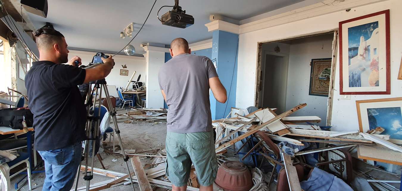 Mykonos Biennale 2015 - Film Festival -  Zeibekiko in Beirut 5 - screen shot